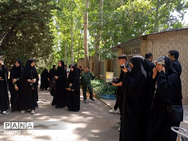 تجلیل ستاد نماز جمعه نیشابور از دانش آموزان فعال نماز