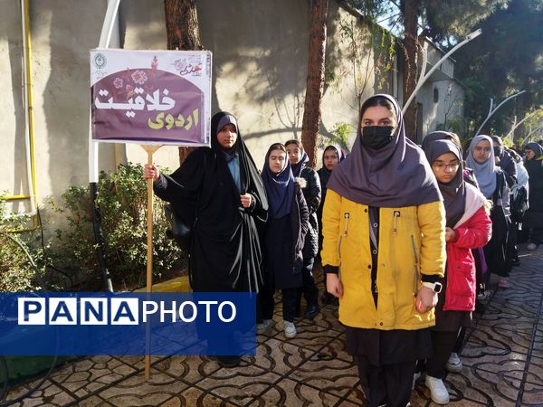 اردوی تمشک، تجربه‌ای متفاوت از کانون امید