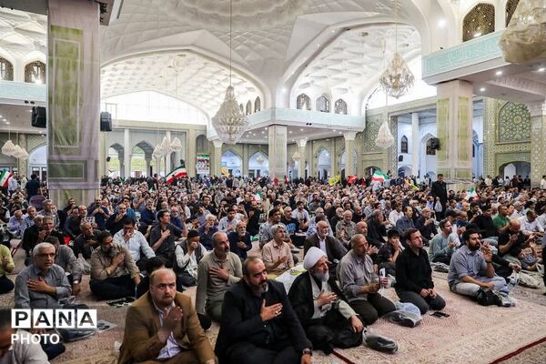 مراسم یادبود شهدای خانواده رهبر شهید در حرم حضرت عبدالعظیم حسنی علیه السلام 