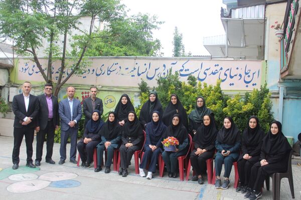 بزرگداشت مقام معلمان در مدارس گلوگاه 