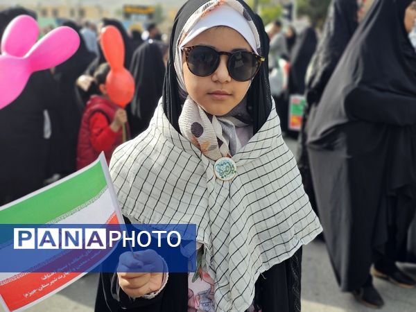 حضور پرشور دهه نودی‌های جهرمی در جشن انقلاب - 2