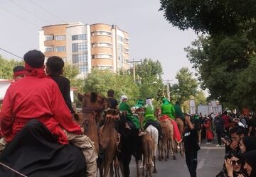 به عشق حسین می‌رویم