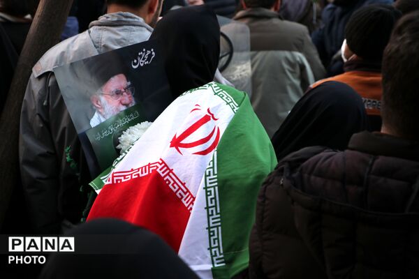 بدرقه پیکر مطهر شهدای حملات آمریکایی - صهیونیستی