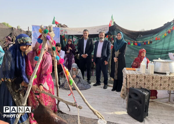 برپایی نمایشگاه دستاوردهای دانش آموزان ابتدایی و عشایری خاتم 
