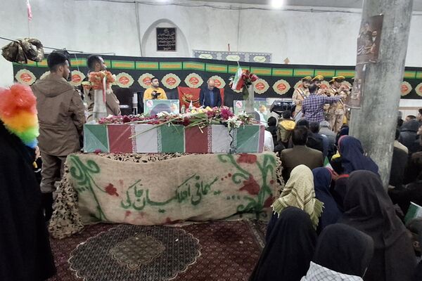 تشییع شهید گمنام در روستای ملا انبار کوهمره نودان 