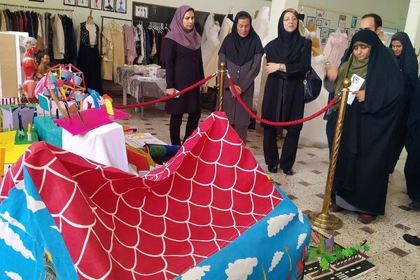 برگزاری جشنواره هفته مشاغل در هنرستان کوثر قیامدشت ری یک