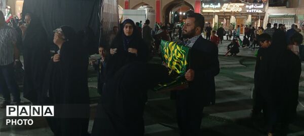 گرامیداشت یاد دختران مدرسه شجره طیبه میناب در میدان امیرچخماق یزد