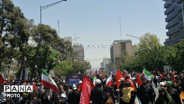تهران در قاب بدرقه؛ روایت دانش‌آموزان از وداعی که در تاریخ ماند