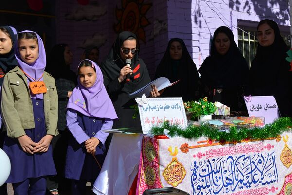 جشن میلاد حضرت زینب(س) با حضور مادران پرستار در دبستان علویان بهارستان‌دو