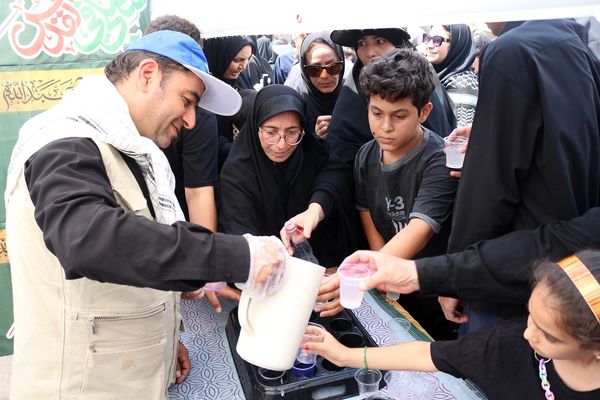 برپایی موکب سازمان دانش آموزی استان اردبیل در مراسم دلدادگان حسینی
