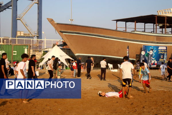 جشنواره بازی و ورزش های همگانی در ساحل بوشهر