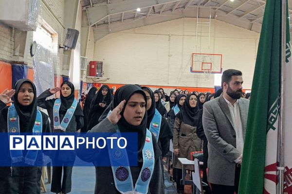 جشن یاوران انقلاب در دبیرستان محبی نیشابور 
