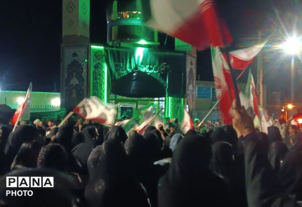 در خیابان ریشه دوانده‌ایم