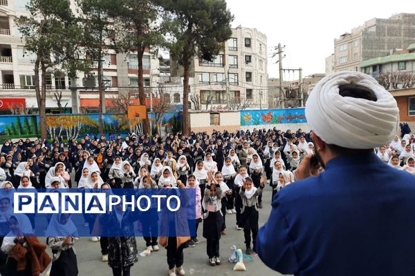 جشن ولادت حضرت قائم(عج) در مدرسه17 شهریور 