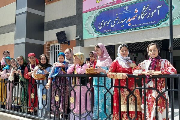 برپایی نمایشگاه طرح جابر در مدرسه حسنا بهارستان‌۲