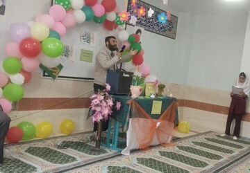 شادی دانش‌آموزان در دبستان احمدی مقدم