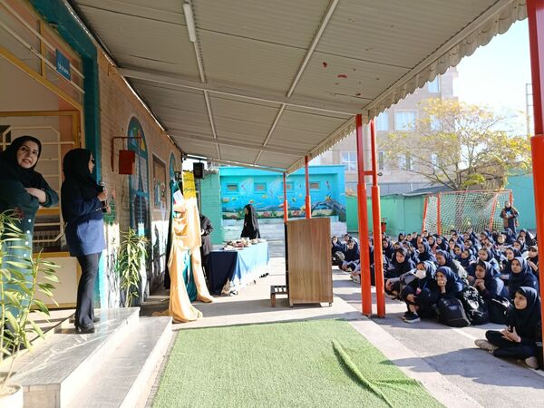 مراسم ولادت حضرت زینب (س) در مدرسه وکیلی ۳