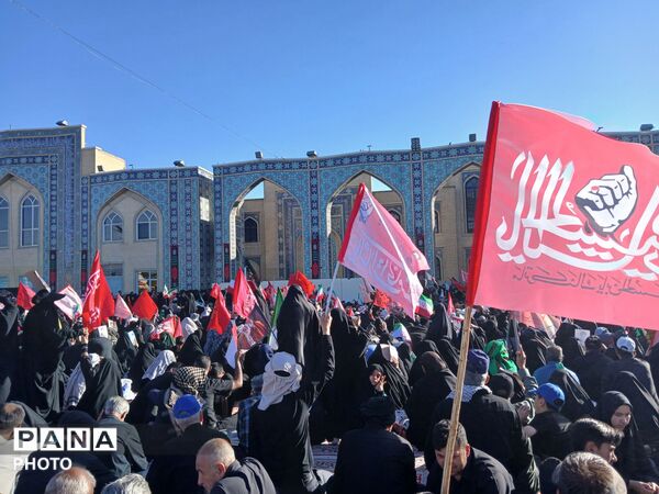 بدرقه باشکوه و میلیونی رهبر شهید در قلب مشهد مقدس