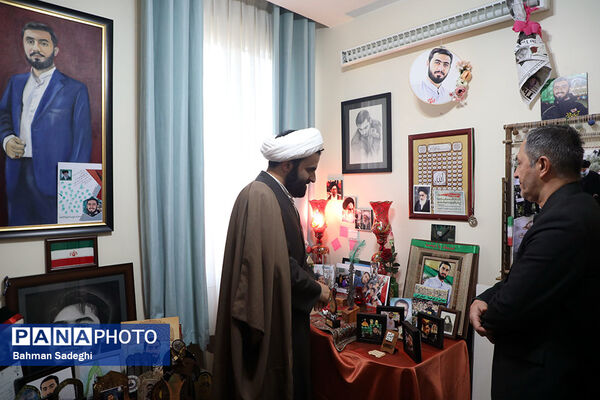 دیدار معاون پرورشی و فرهنگی وزارت آموزش و پرورش با خانواده شهید آرمان علی‌وردی