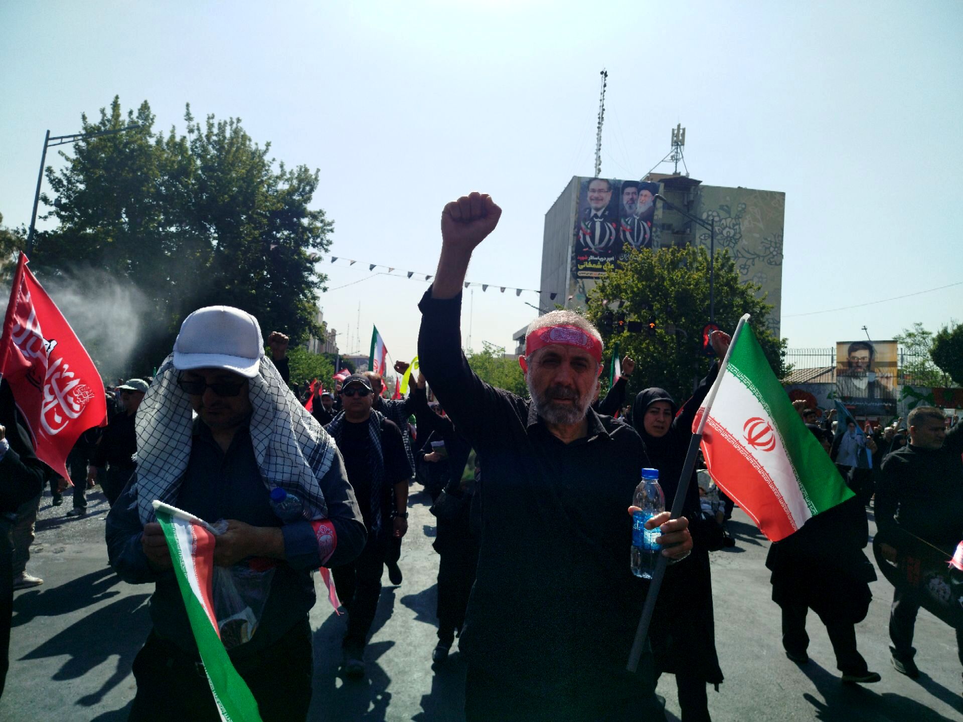 اتحاد و همبستگی مردم ایران در تشییع رهبر انقلاب 