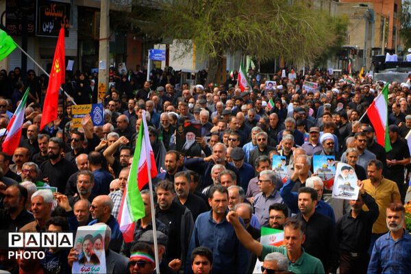 راهپیمایی روز قدس همزمان با تشییع شهید اقتدار در جهرم