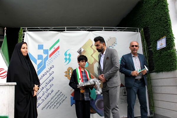  افتتاح جشنواره «امید فردا» در مدرسه شاهد ده دی ورامین