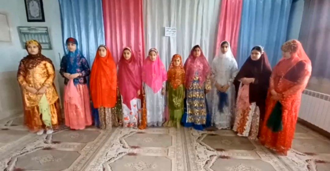 دبستان الزهرا (س) فرادنبه، نوای همدلی را در جشنواره ملی «آوای هلال» طنین‌انداز کرد