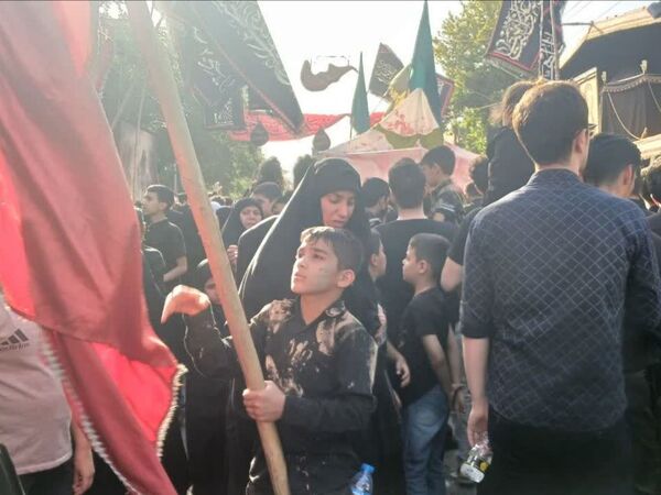 اجتماع عظیم عاشقان حسینی در مراسم خیمه سوزان