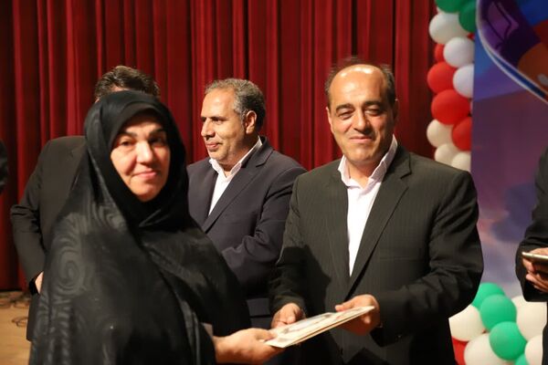 آیین نکوداشت منتخبین مرحله استانی چهل و سومین دوره مسابقات فرهنگی و هنری فردا