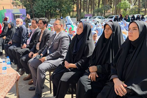 جشن عاطفه‌ها؛ لبریز از مهربانی در دبستان دخترانه قدر بهارستان ۲
