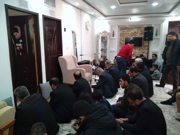 جلسه هفتگی هیات جوانان انصار الحسین هم زمان با عزاداری ایام فاطمیه در شهرستان خلیل‌آباد 