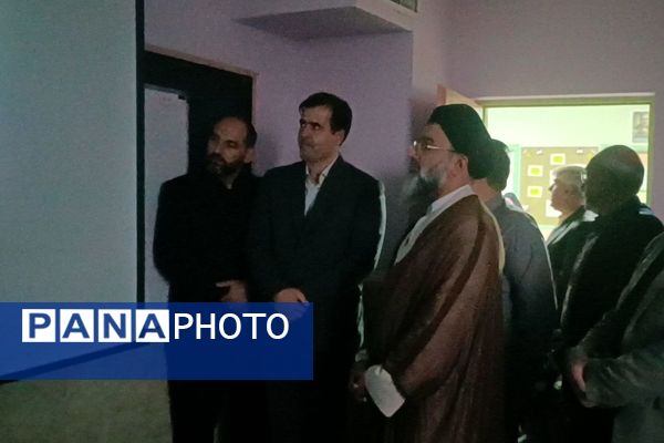 نصب و راه‌اندازی سیستم هوشمند وایرلس در دبستان علامه طباطبایی پیشوا با حضور مسئولان و امام‌جمعه