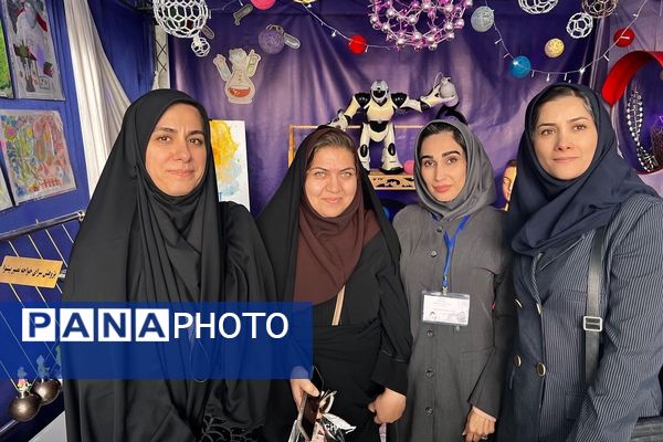 پژوهش‌سرای کاوش کهریزک، کانون توجه نخستین روز نمایشگاه دستاوردهای دانش‌آموزی استان