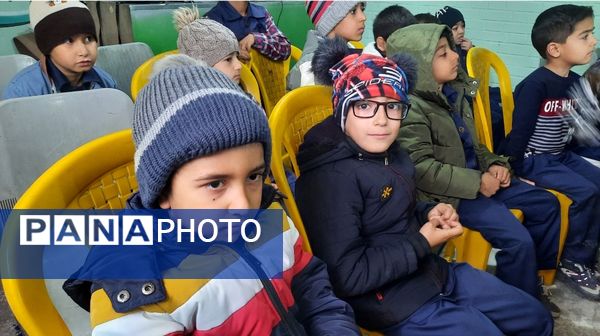 برپایی جشن آب در دبستان سرافراز ناحیه۷ مشهد 