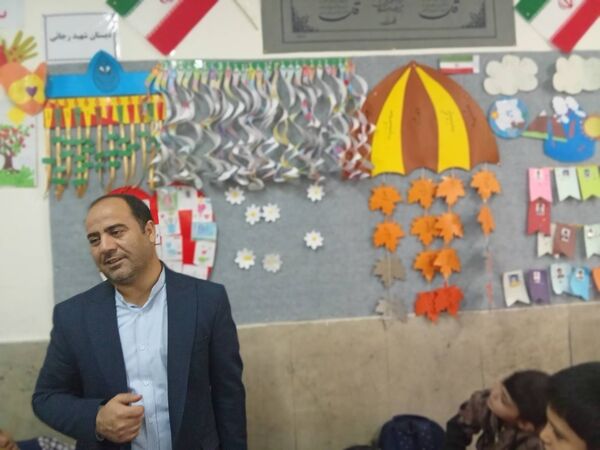 بازدید مسئولان وزارتی آموزش و پرورش شهرستان‌های تهران از مدرسه شهید رجایی شهر قدس 