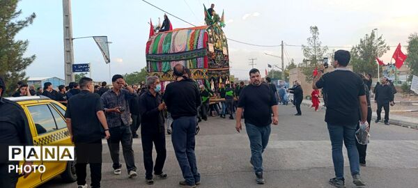 شکوهِ سوگ در پناهِ قدمگاه علی (ع)؛ نخل‌گردانی، بازخوانیِ پیوندِ عشق و ارادت