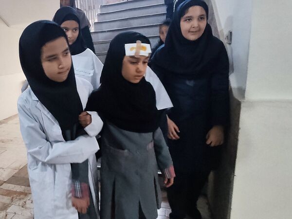 بیست و ششمین مانور زلزله در دبستان شهیدان فاضل الحسینی ۱