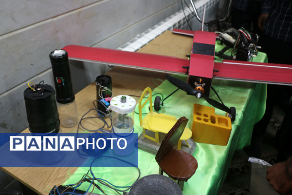 تجلیل از برترین‌های جشنواره پروژه خلاقیت در هنرستان ثامن الائمه قم