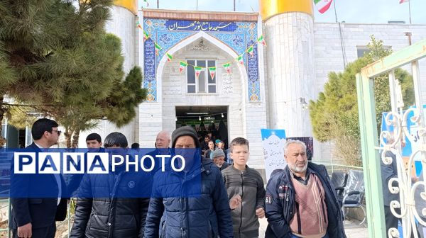 نماز عبادی سیاسی جمعه  شهر خور در روستای بوژمهران 