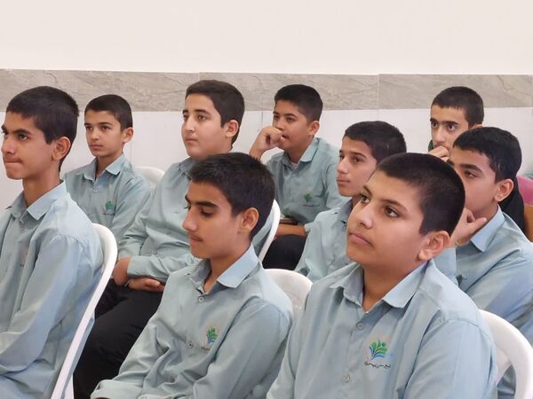 جلسه سفیران سلامت در دبیرستان رئیس زاده شهرستان خلیل آباد 