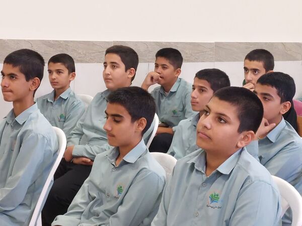 جلسه سفیران سلامت در دبیرستان رئیس زاده شهرستان خلیل آباد 