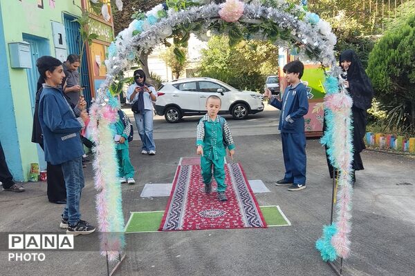 جشن شکوفه ها در مدارس ناحیه دو شهرری 