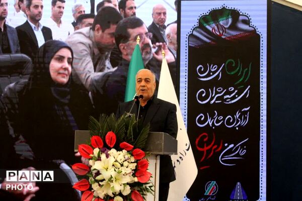 افتتاح ۱۲ کیلومتر از آزادراه کمربندی غربی قم با حضور وزیر راه و شهرسازی