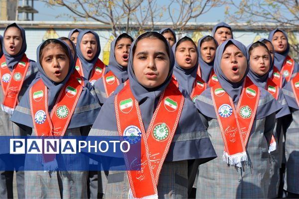 حاج مجید خوئی و بانو کمپانی، سازندگان ۹ کلاس جدید برای دختران بهارستانی