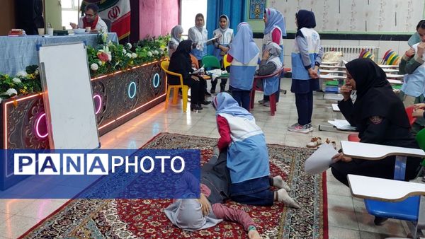 جشنواره رقابت‌های علمی و مهارتی سفیران سلامت ناحیه ۶مشهد