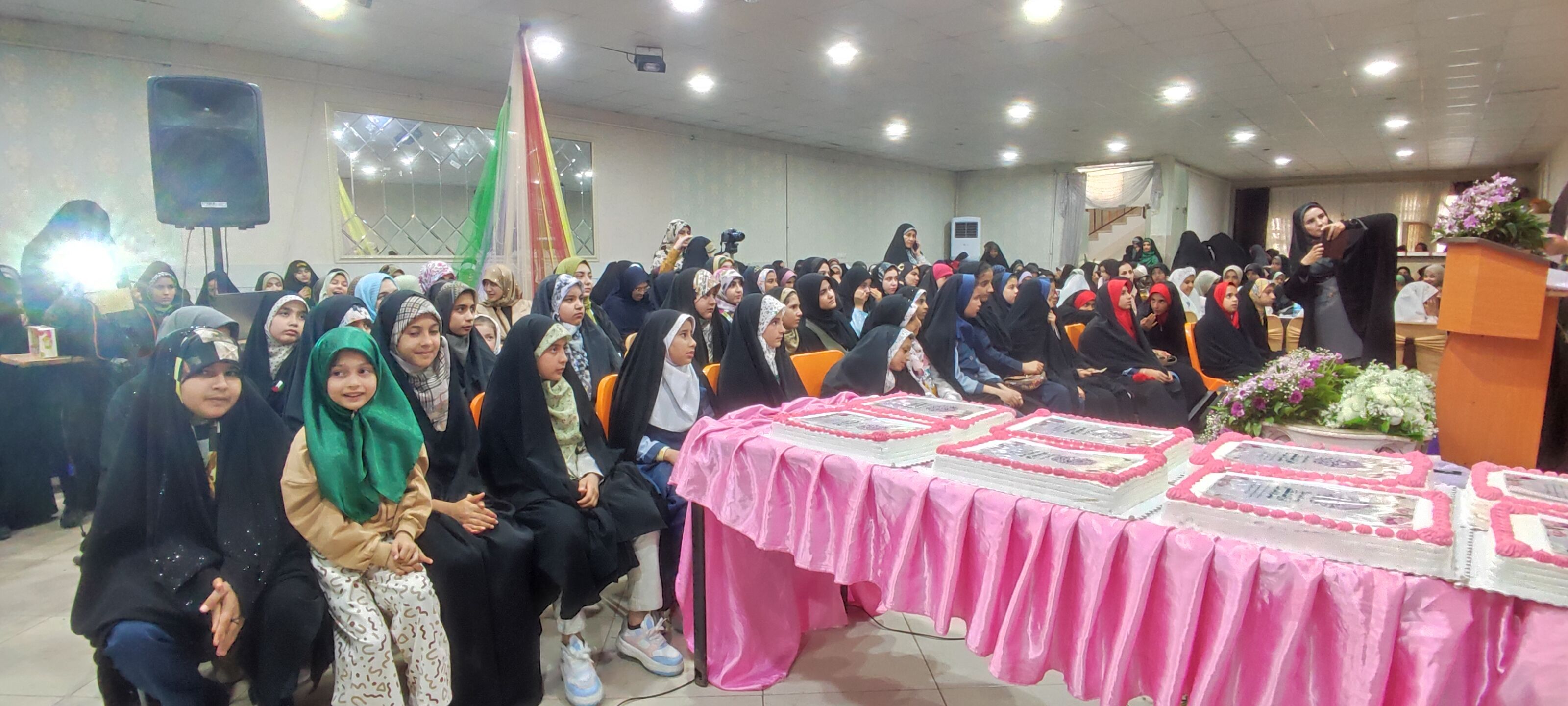 حضور دانش‌آموزان مدرسه خاقانی در جشن دختران آفتاب شیروان