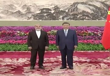رحمانی فضلی استوارنامه خود را تقدیم رئیس جمهور چین کرد