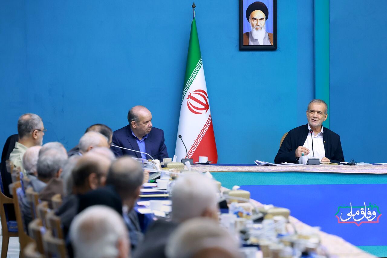 پزشکیان: در دولت به دنبال اصلاح شیوه‌های آموزشی در مدارس هستیم 