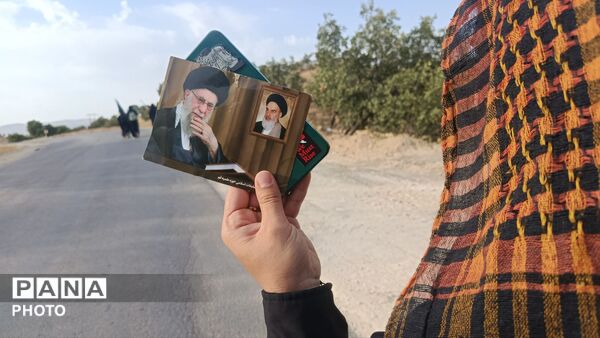 جاماندگان اربعین در میانکوه هم‌قدم شدند