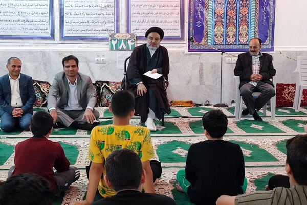 اعتکاف دانش‌آموزی پسران در مسجد النبی (ص) شهرستان جم